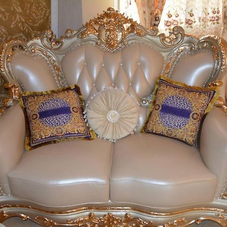 Le Petit Versailles Vernon  Ngoại thất bức ảnh