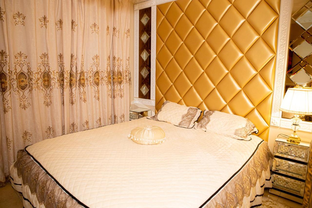 Le Petit Versailles Vernon  Ngoại thất bức ảnh